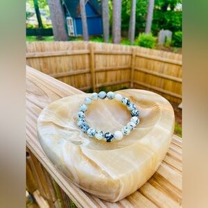 White Turquoise Dolomite Emotional Wellbeing Stone Mineral Bracelet 10mm